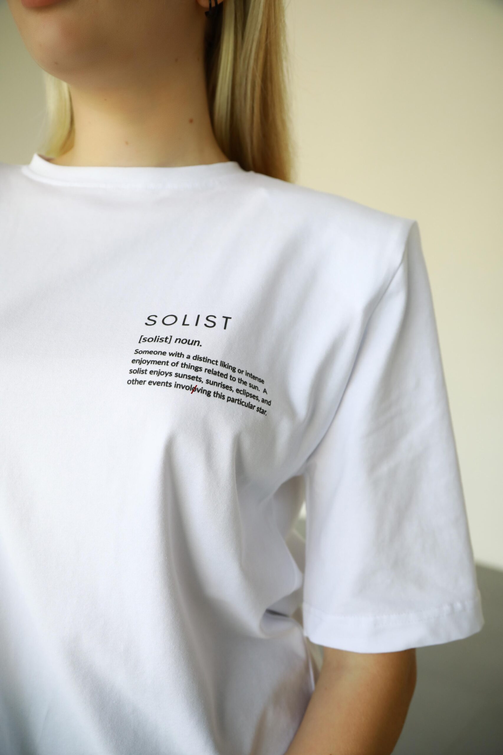 The Solista Tshirt - White - Image 2